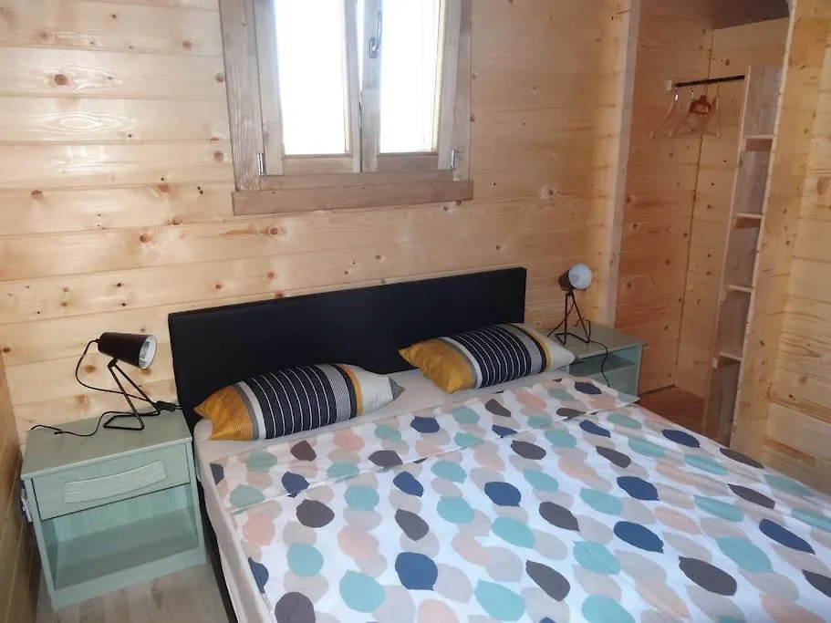 Un Chalet En Bois Dans Un Ecrin De Verdure Aouste-sur-Sye
