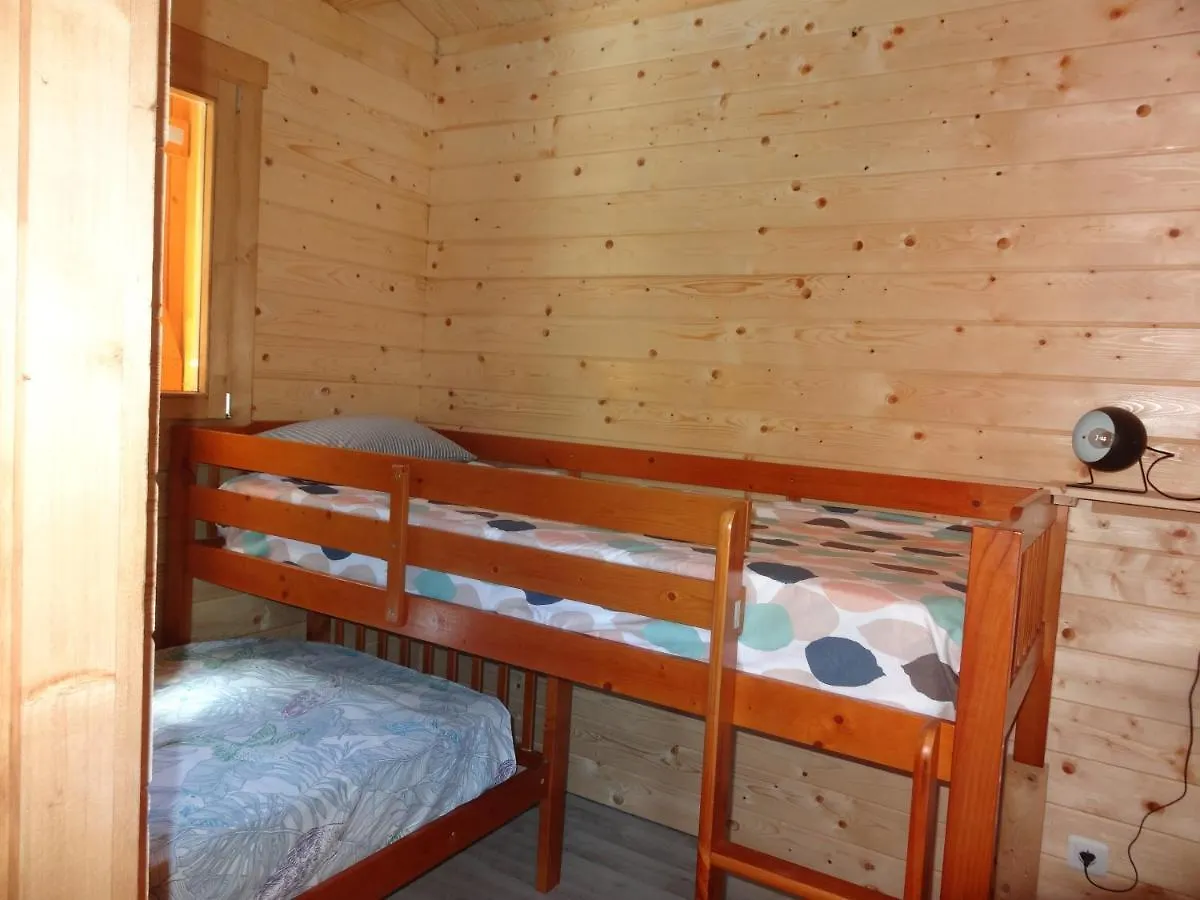 Un Chalet En Bois Dans Un Ecrin De Verdure Aouste-sur-Sye France